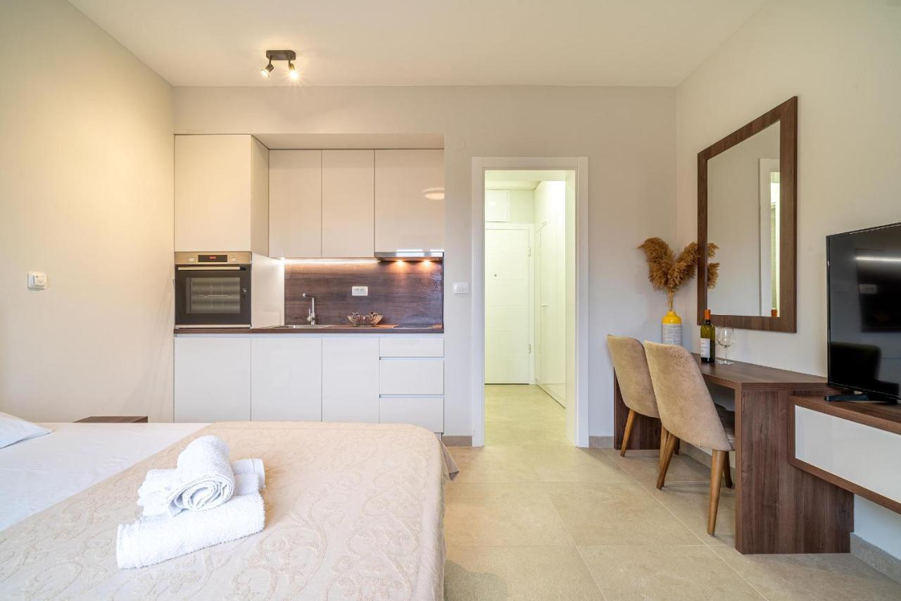 Studio Apartment N2 Tivat Exterior photo